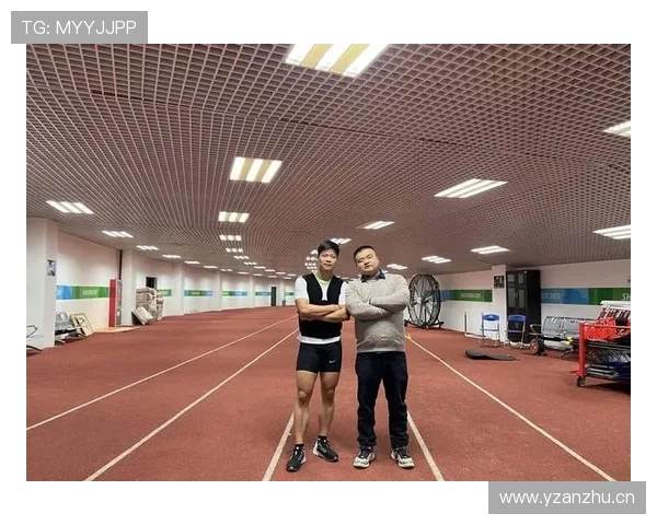 张博恒训练完直接拎着爱马仕去吃路边摊？